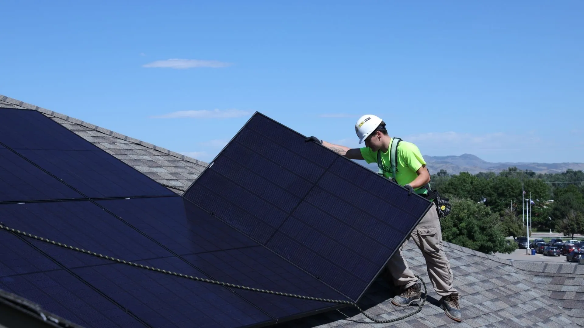 Solar Contactor Installing Solar Panels Solar Contactor Installing Solar Panels